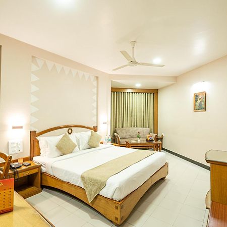 Hotel Mayura Rāipur Eksteriør billede