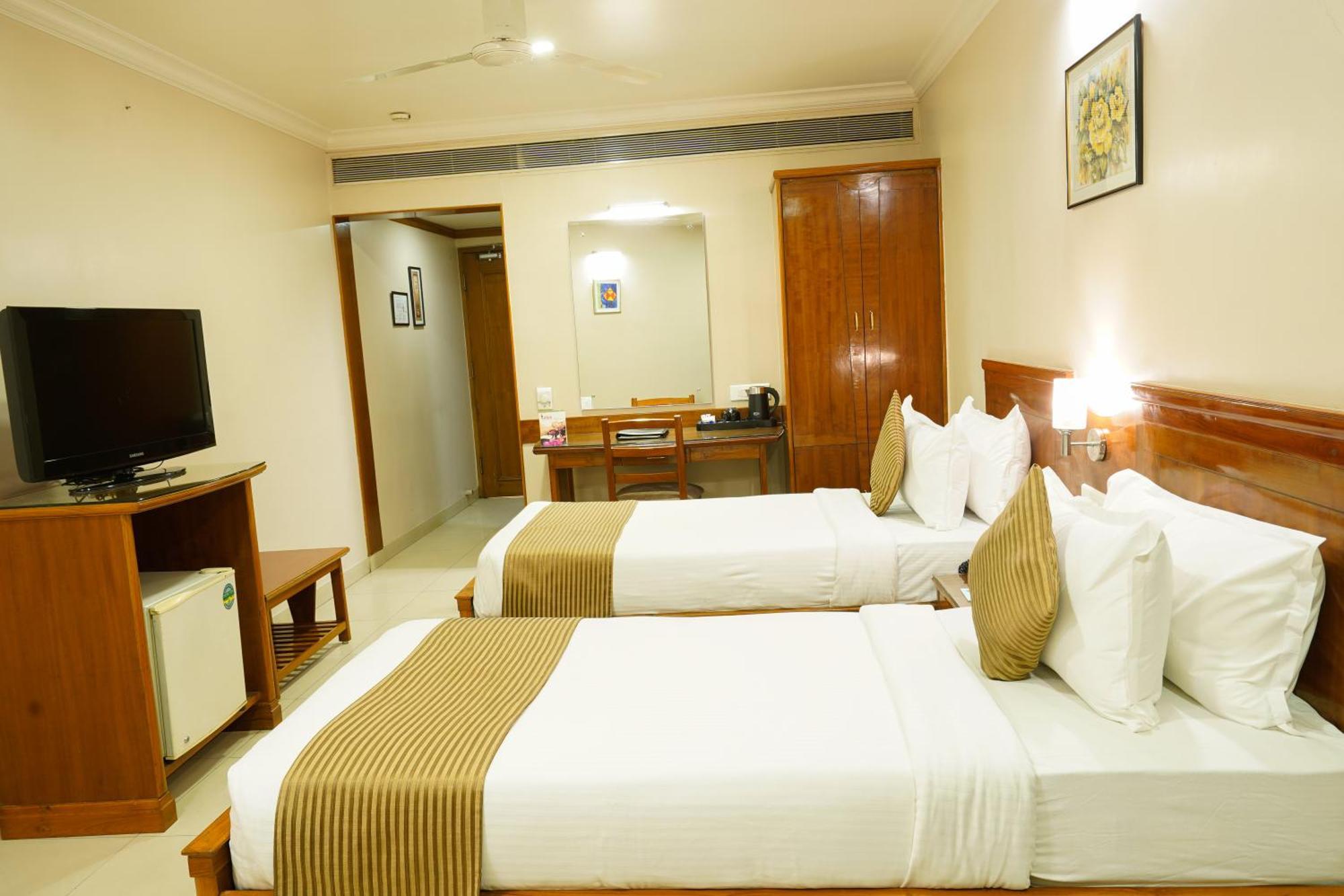 Hotel Mayura Rāipur Eksteriør billede