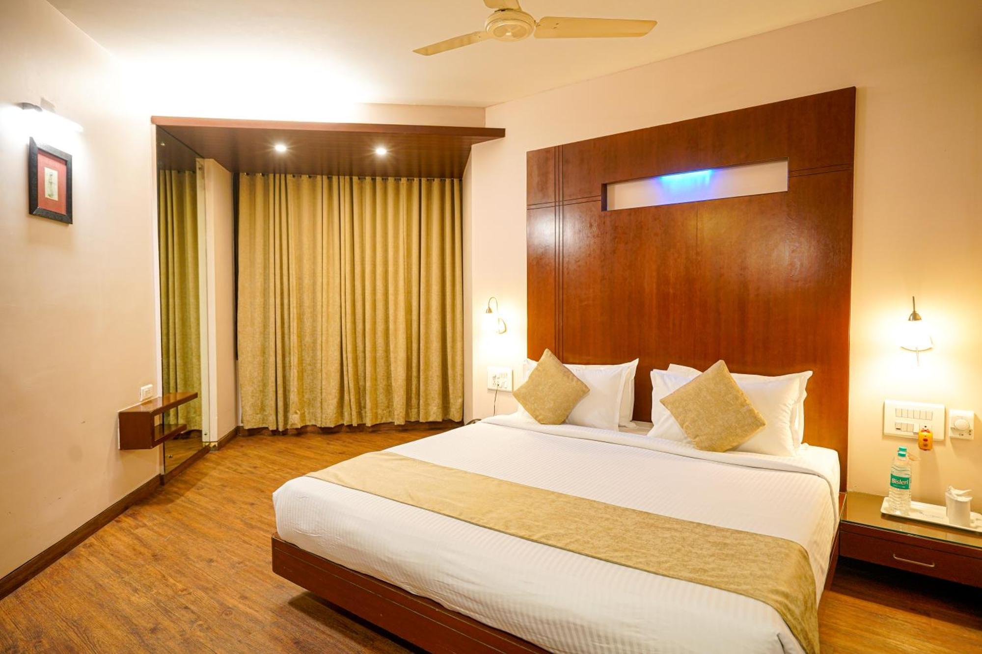 Hotel Mayura Rāipur Eksteriør billede